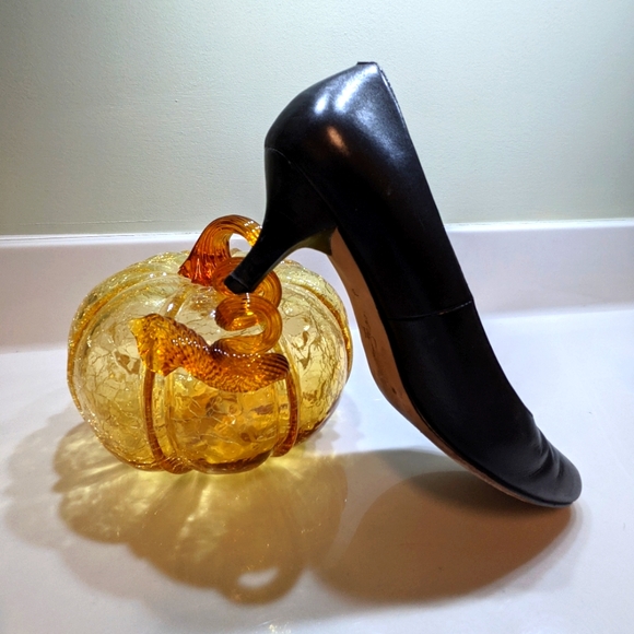 Cole Haan Black Pumps - 2.5" heel -  Size 7M - Picture 6 of 8